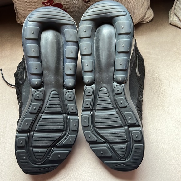 Ladies Black Nike Sneakers Used Size 10 - Picture 6 of 7